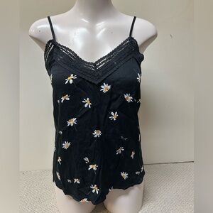 2/$20❤️- SHIRT| Women’s Kismet Daisy tank top size medium